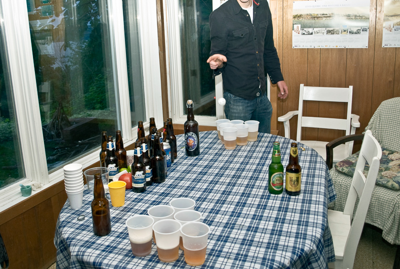 BEER PONG - Definition and synonyms of beer pong in the English dictionary