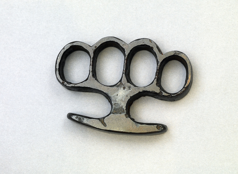 knuckle-duster