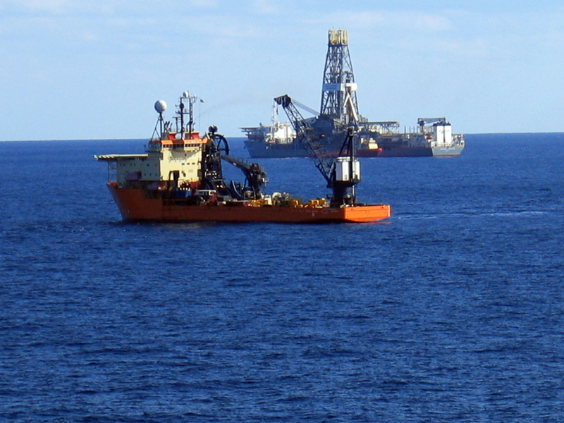 drilling ship