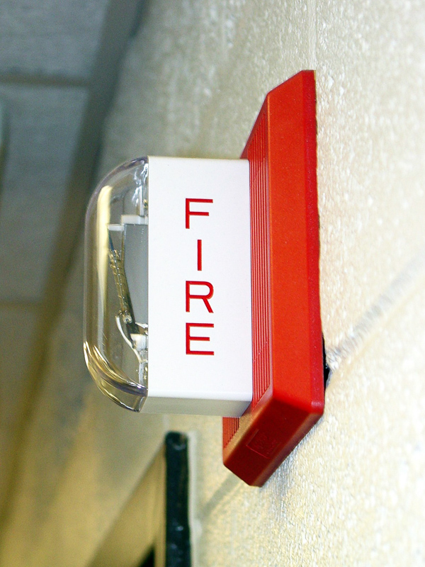 Fire Alarm 在英语词典里fire Alarm 的定义和近义词