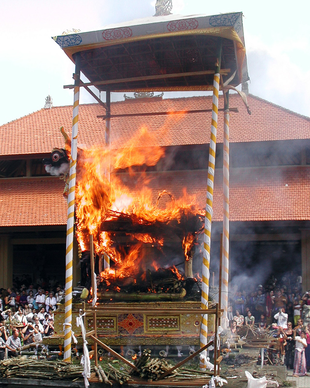 Funeral Pyre Definition And Synonyms Of Funeral Pyre In The