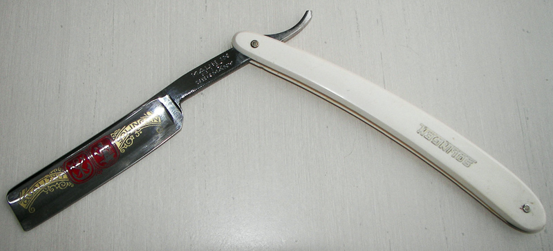 cut-throat razor