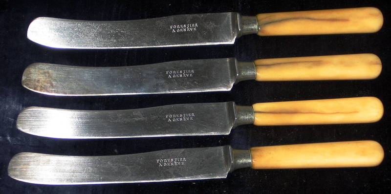 table knife vs dinner knife