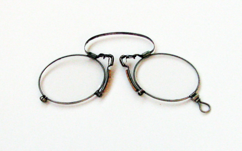 pince-nez - Wiktionary, the free dictionary