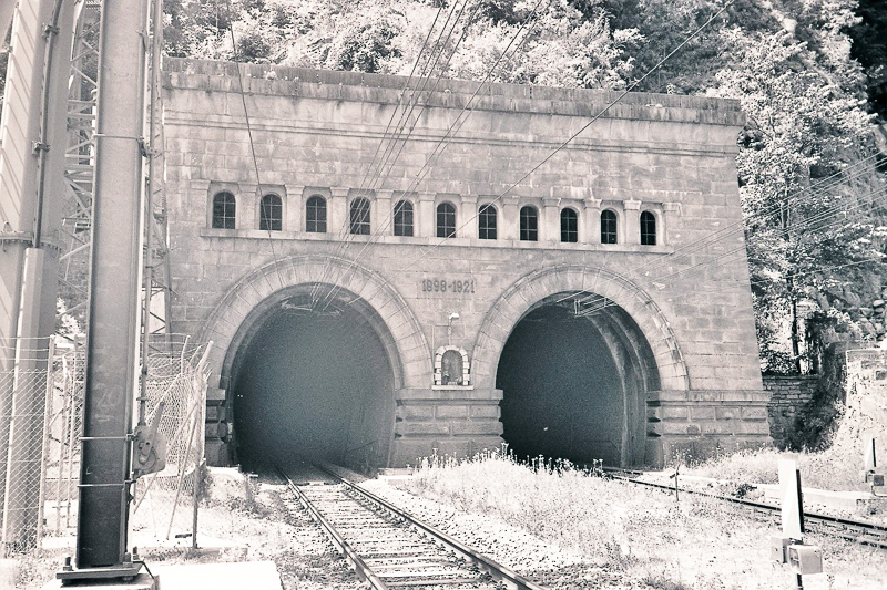 辛普朗隧道